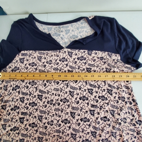 Lane Bryant Floral Swing Tee Size 10/12 Short Sleeve Hi-Low Hem Soft Stretch Top - Picture 5 of 10